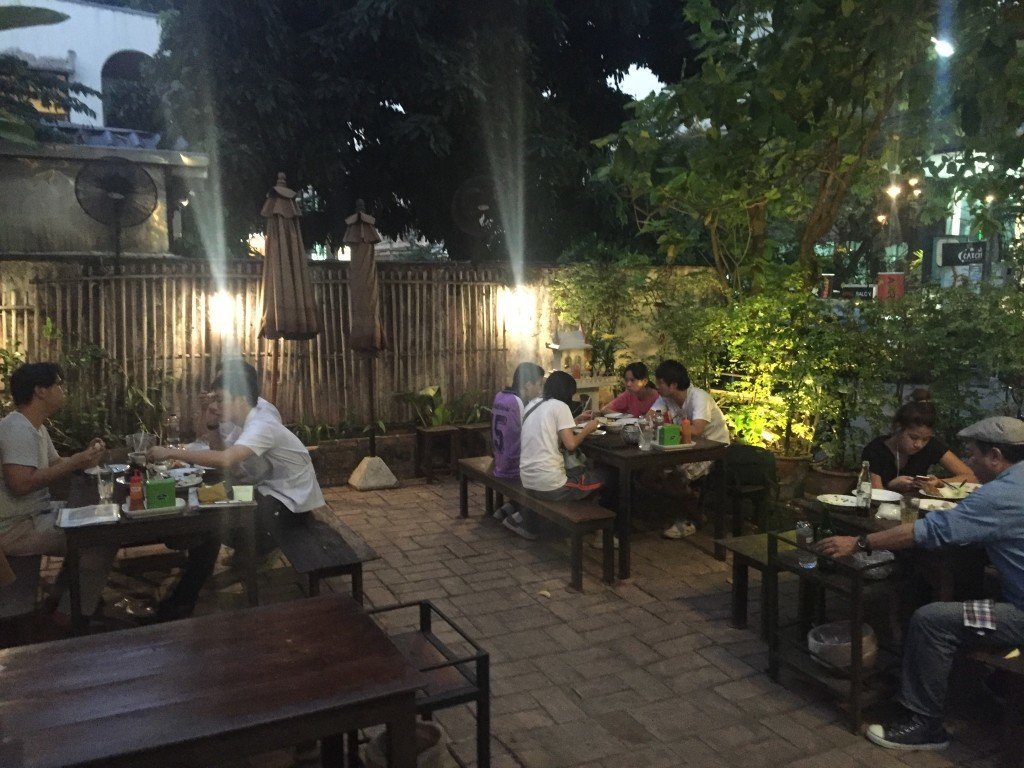 Tong Tem Toh (ต๋อง เต็ม โต๊ะ) Chiang Mai